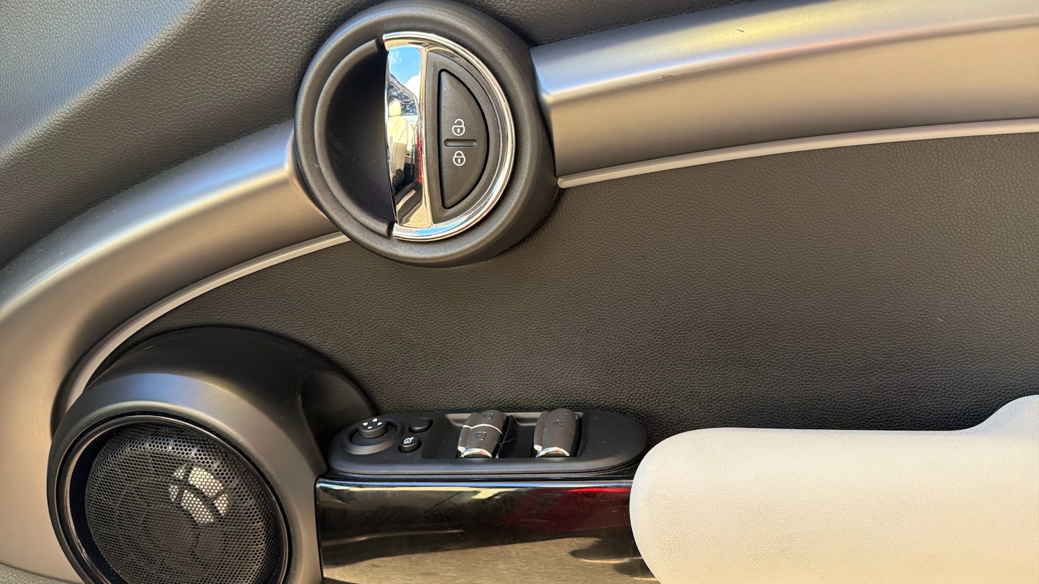 Used MINI Convertible 2023 for sale - 77247766: Photo 20