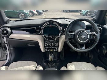 Used MINI Hatch 2021 for sale - 76532046: Photo