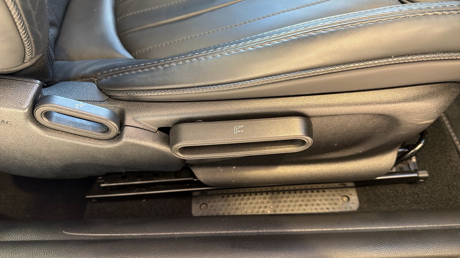 Used MINI Convertible 2023 for sale - 77099838: Photo 34