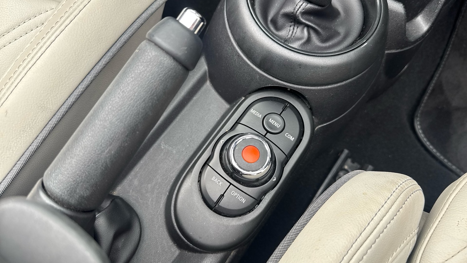 Used MINI Convertible 2021 for sale - 76455130: Photo 19