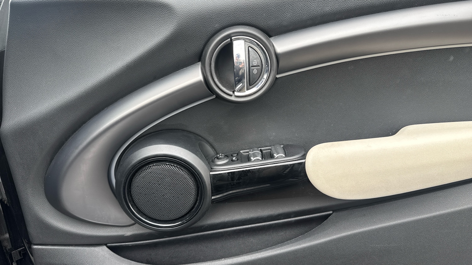 Used MINI Convertible 2021 for sale - 76455130: Photo 20