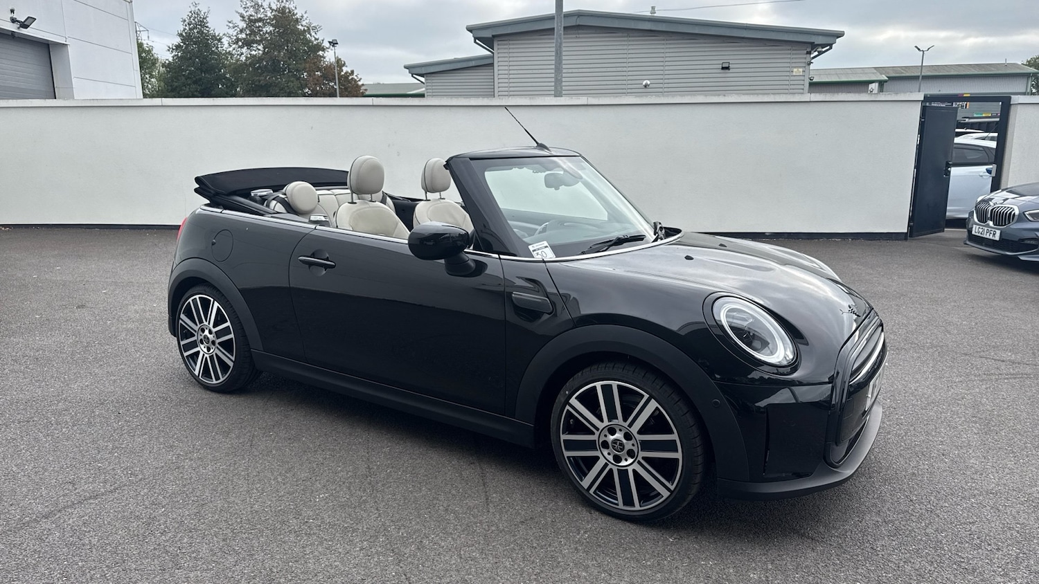 Used MINI Convertible 2021 for sale - 76455130: Photo 33