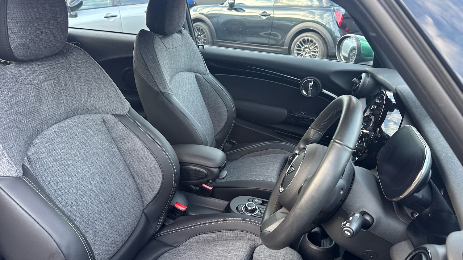 Used MINI Hatch 2023 for sale - 76968752: Photo 11