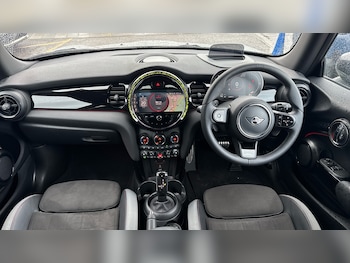 Used MINI Hatch 2021 for sale - 77262171: Photo