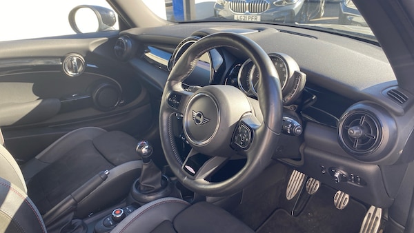 Used MINI Hatch 2021 for sale - 76219075: Photo 6