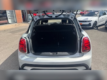 Used MINI Hatch 2022 for sale - 75640030: Photo