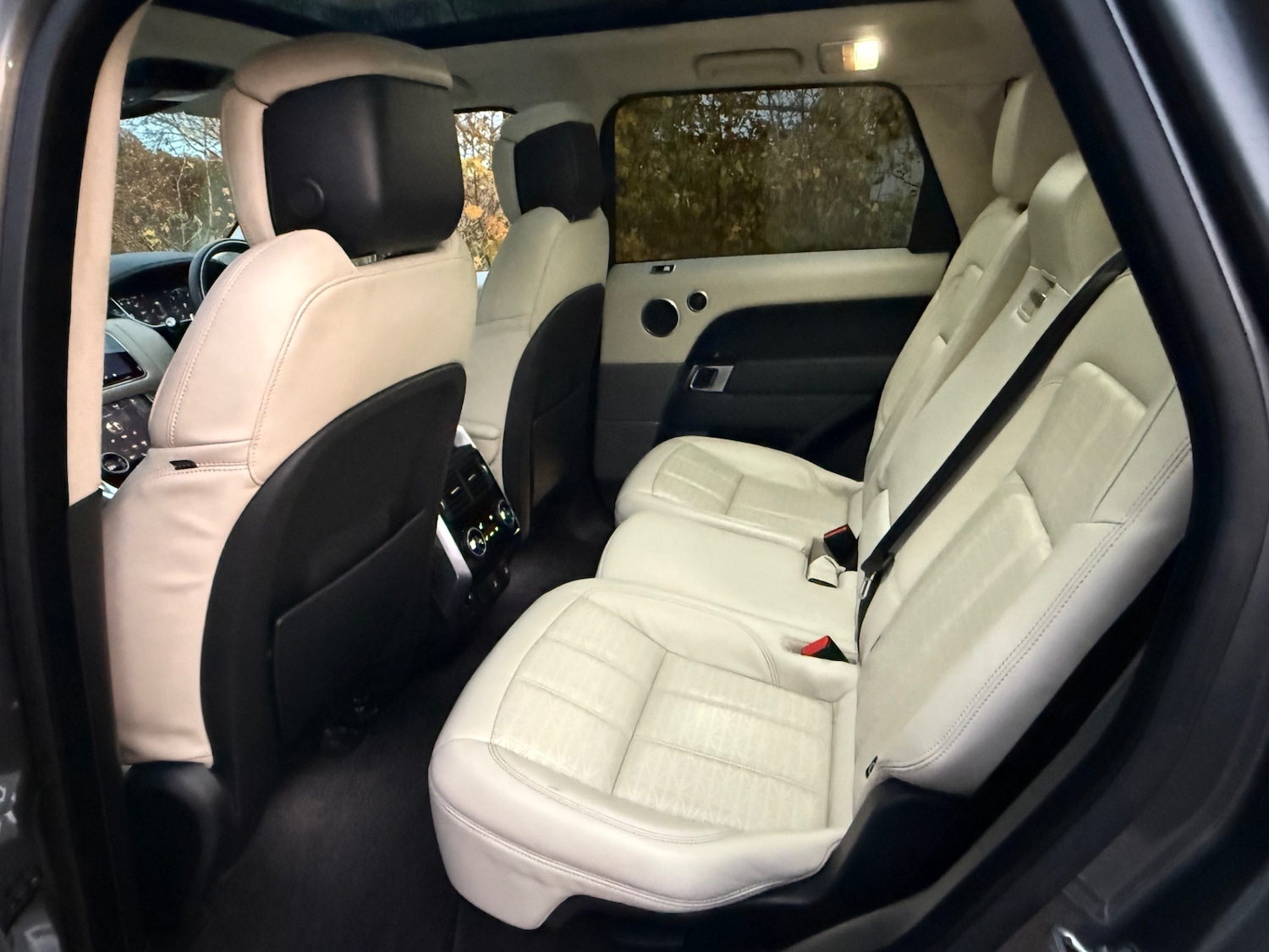 Used Land Rover Range Rover Sport 2018 for sale - 76521445: Photo 9