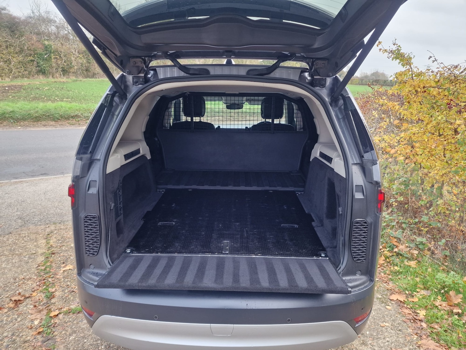 Used Land Rover Discovery 2021 for sale - 76518101: Photo 12