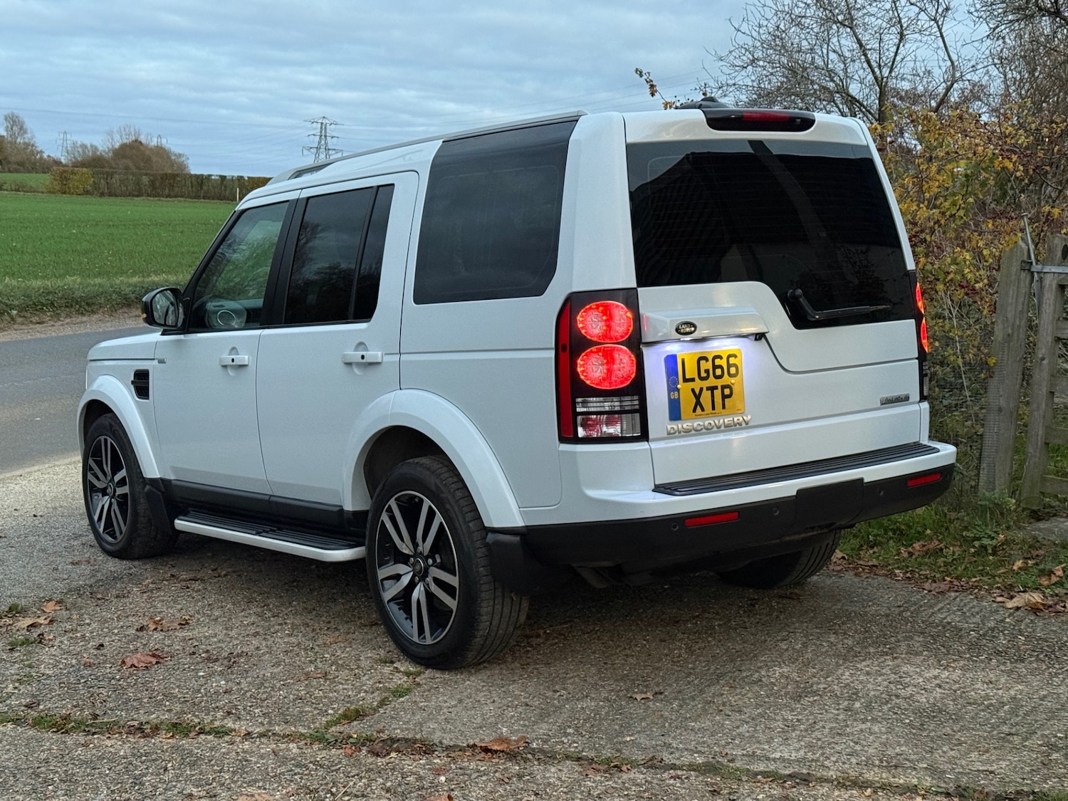 Used Land Rover Discovery 2016 for sale - 76521244: Photo 2