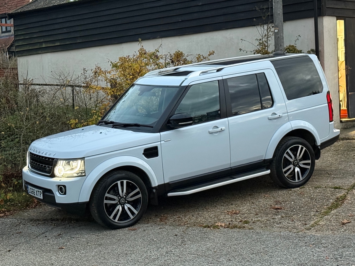 Used Land Rover Discovery 2016 for sale - 76521244: Photo 4