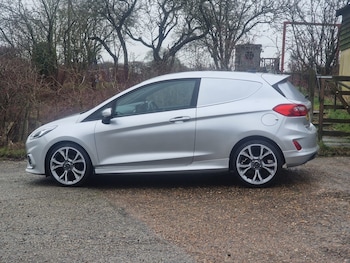Used Ford Fiesta 2021 for sale - 77500469: Photo