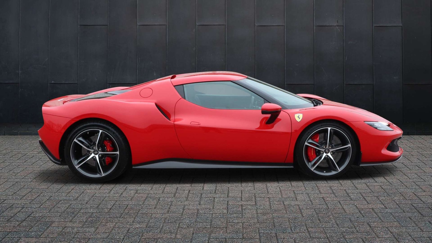 Used Ferrari 296 GTB 2023 for sale - 77514329: Photo 8