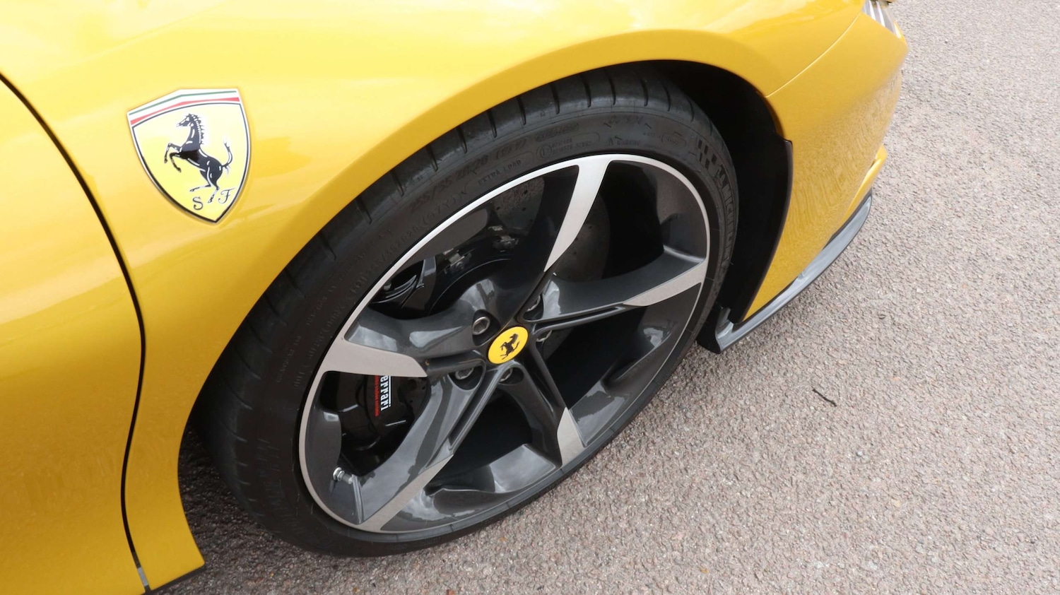 Used Ferrari SF90 Spider 2022 for sale - 77472764: Photo 12