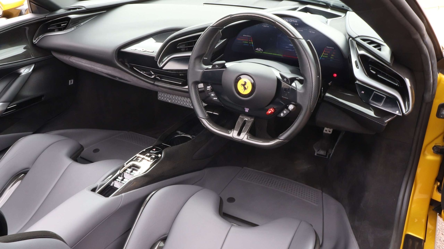 Used Ferrari SF90 Spider 2022 for sale - 77472764: Photo 14