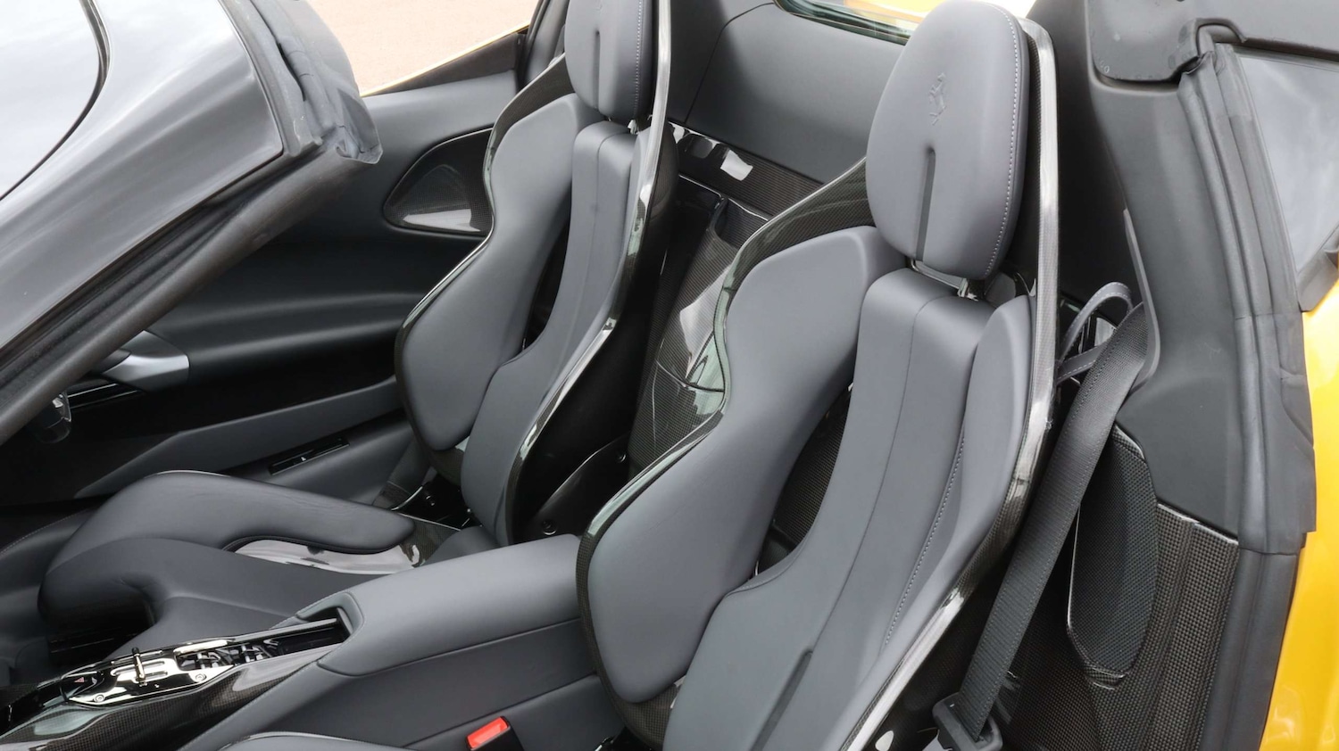 Used Ferrari SF90 Spider 2022 for sale - 77472764: Photo 23