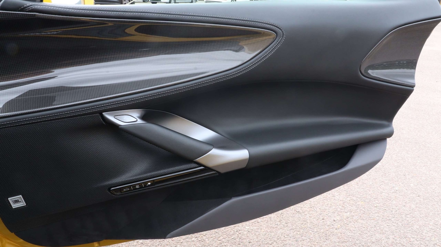 Used Ferrari SF90 Spider 2022 for sale - 77472764: Photo 28