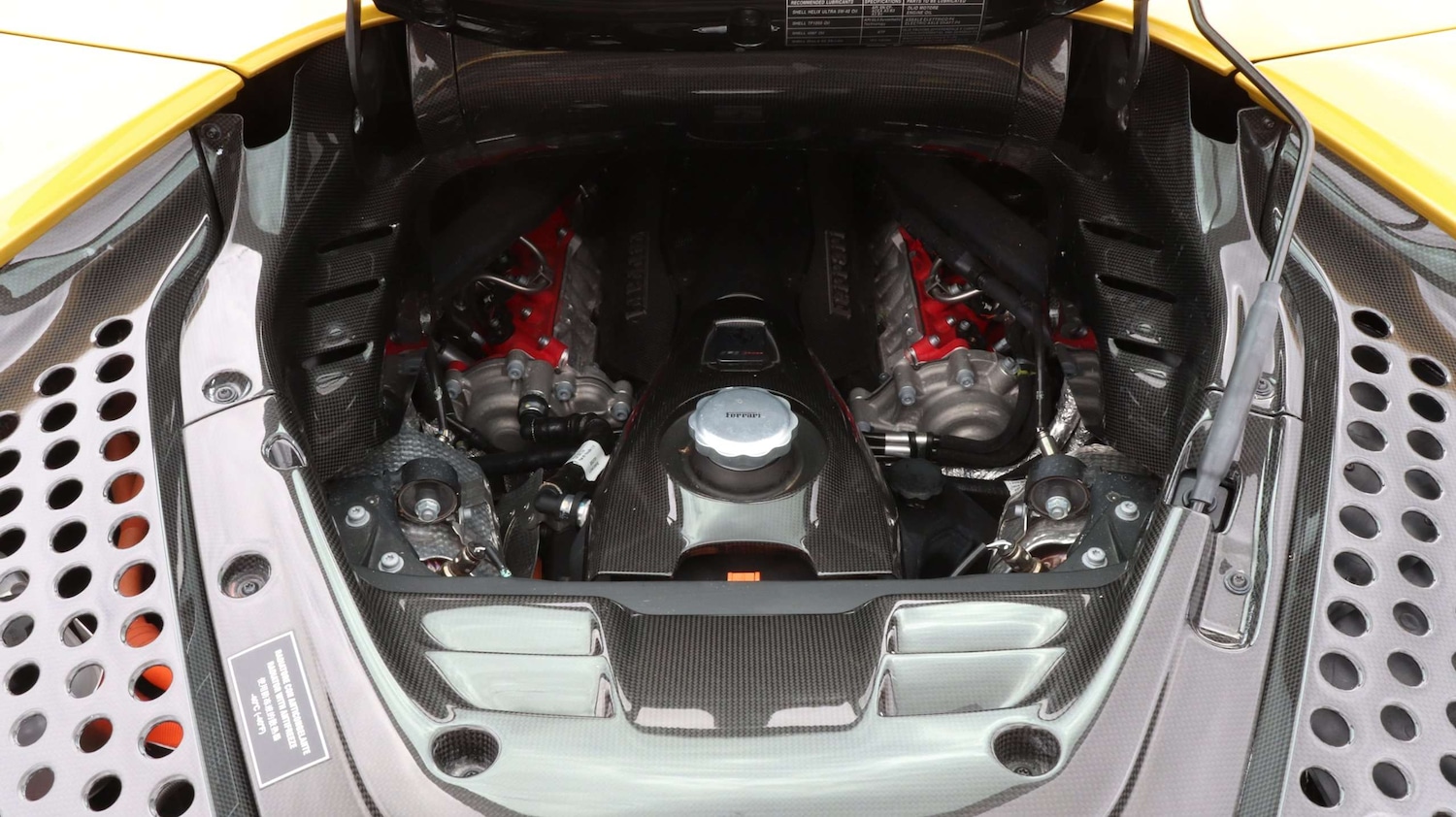 Used Ferrari SF90 Spider 2022 for sale - 77472764: Photo 35