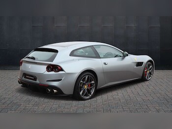 Used Ferrari GTC4Lusso 2017 for sale - 77472605: Photo