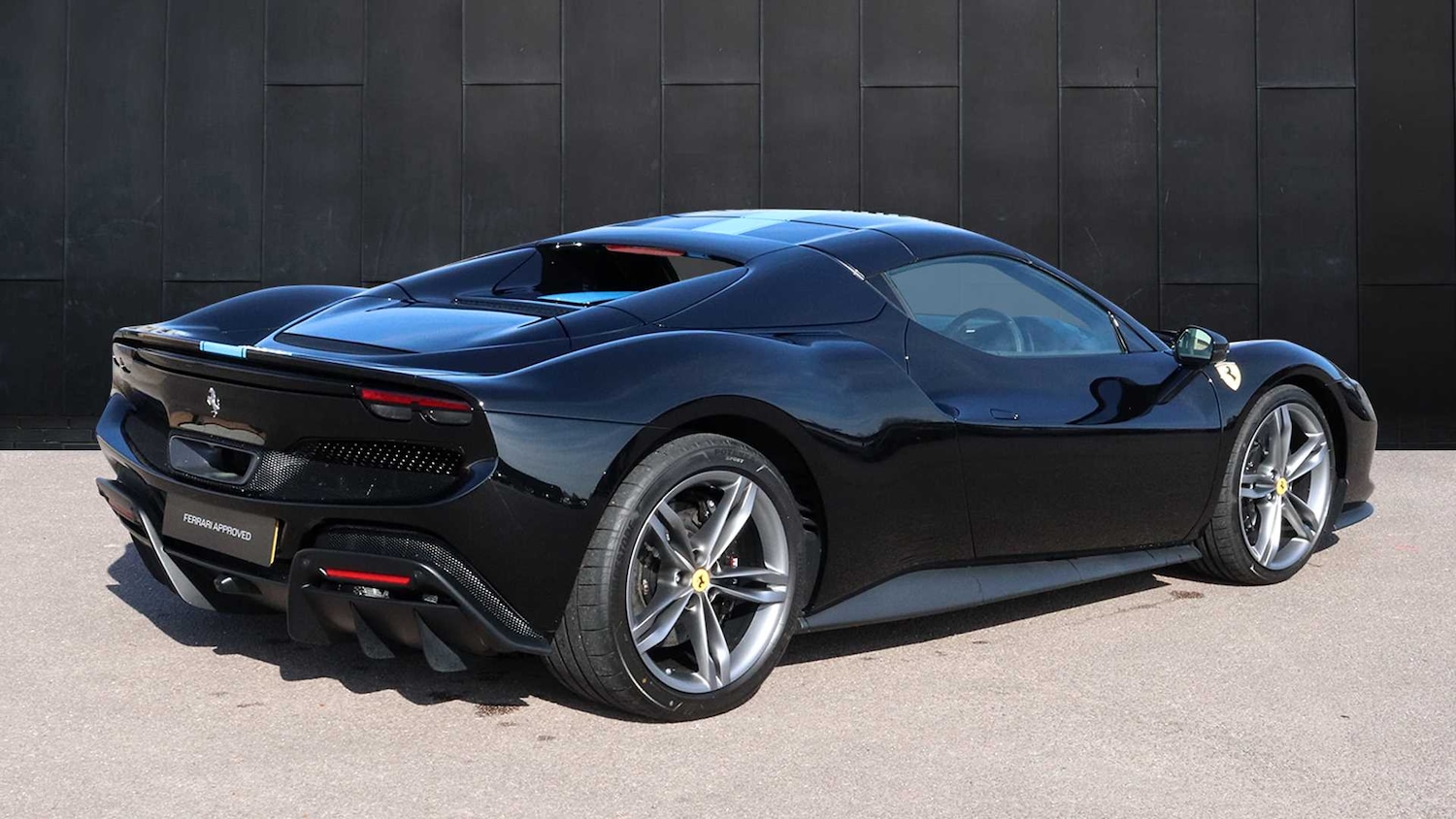 Used Ferrari 296 GTS 2023 for sale - 76329272: Photo 8