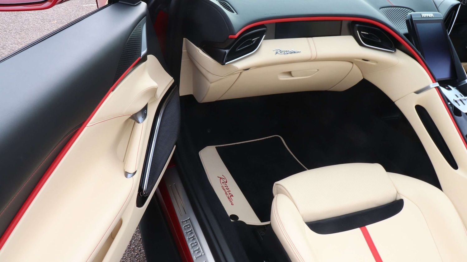 Used Ferrari Roma 2025 for sale - 75944582: Photo 17