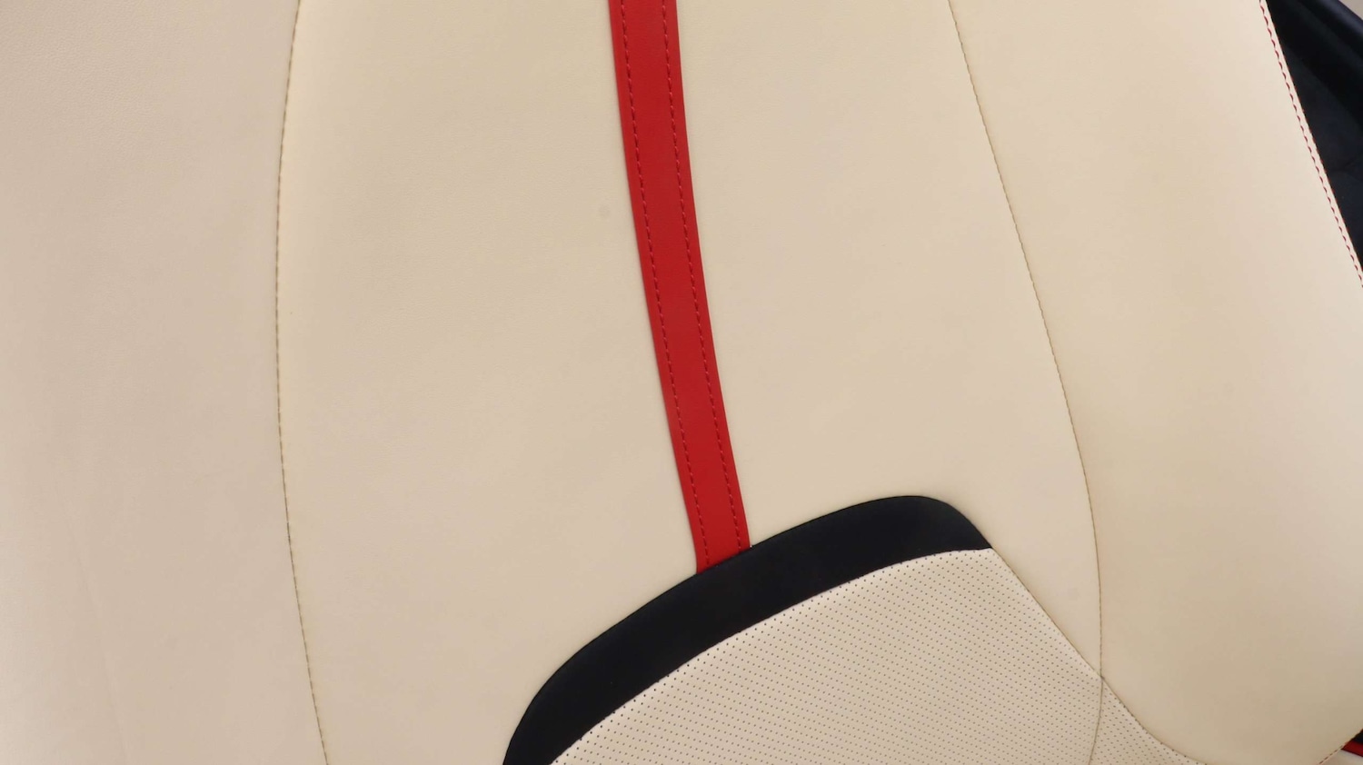 Used Ferrari Roma 2025 for sale - 75944582: Photo 27