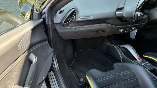 Used Ferrari 488 2018 for sale - 75555312: Photo 22
