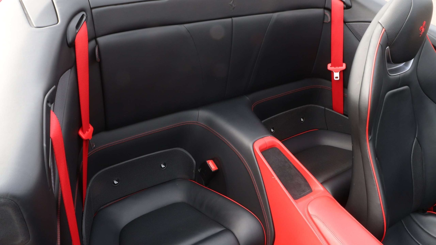 Used Ferrari Portofino 2019 for sale - 76460575: Photo 25