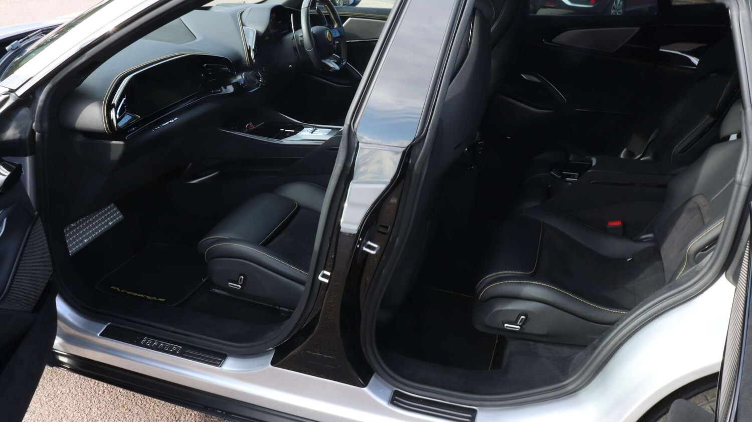 Used Ferrari Purosangue 2024 for sale - 77500394: Photo 30