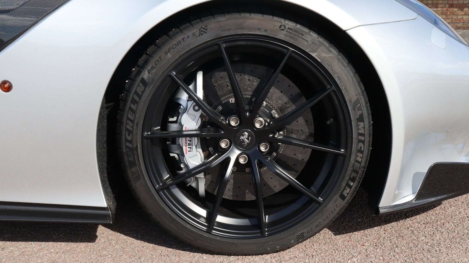 Used Ferrari F12 Berlinetta 2017 for sale - 77472742: Photo 10