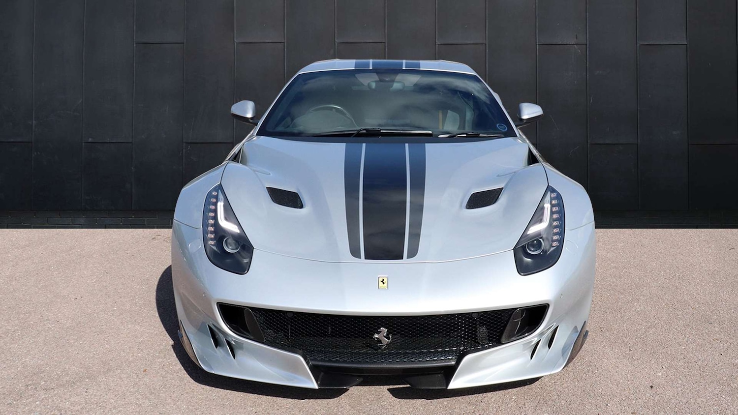 Used Ferrari F12 Berlinetta 2017 for sale - 77472742: Photo 2