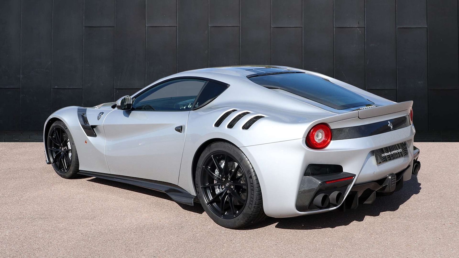 Used Ferrari F12 Berlinetta 2017 for sale - 77472742: Photo 5