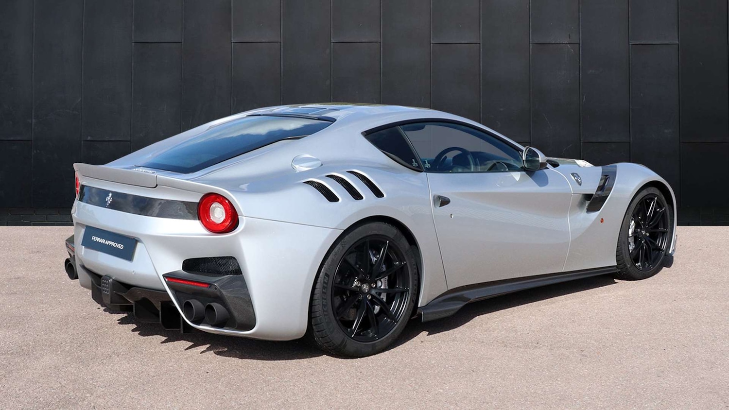 Used Ferrari F12 Berlinetta 2017 for sale - 77472742: Photo 7