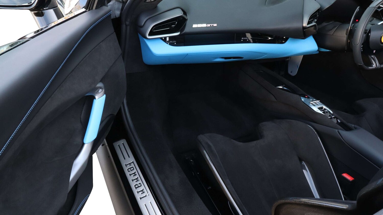 Used Ferrari 296 GTS 2023 for sale - 77500355: Photo 25