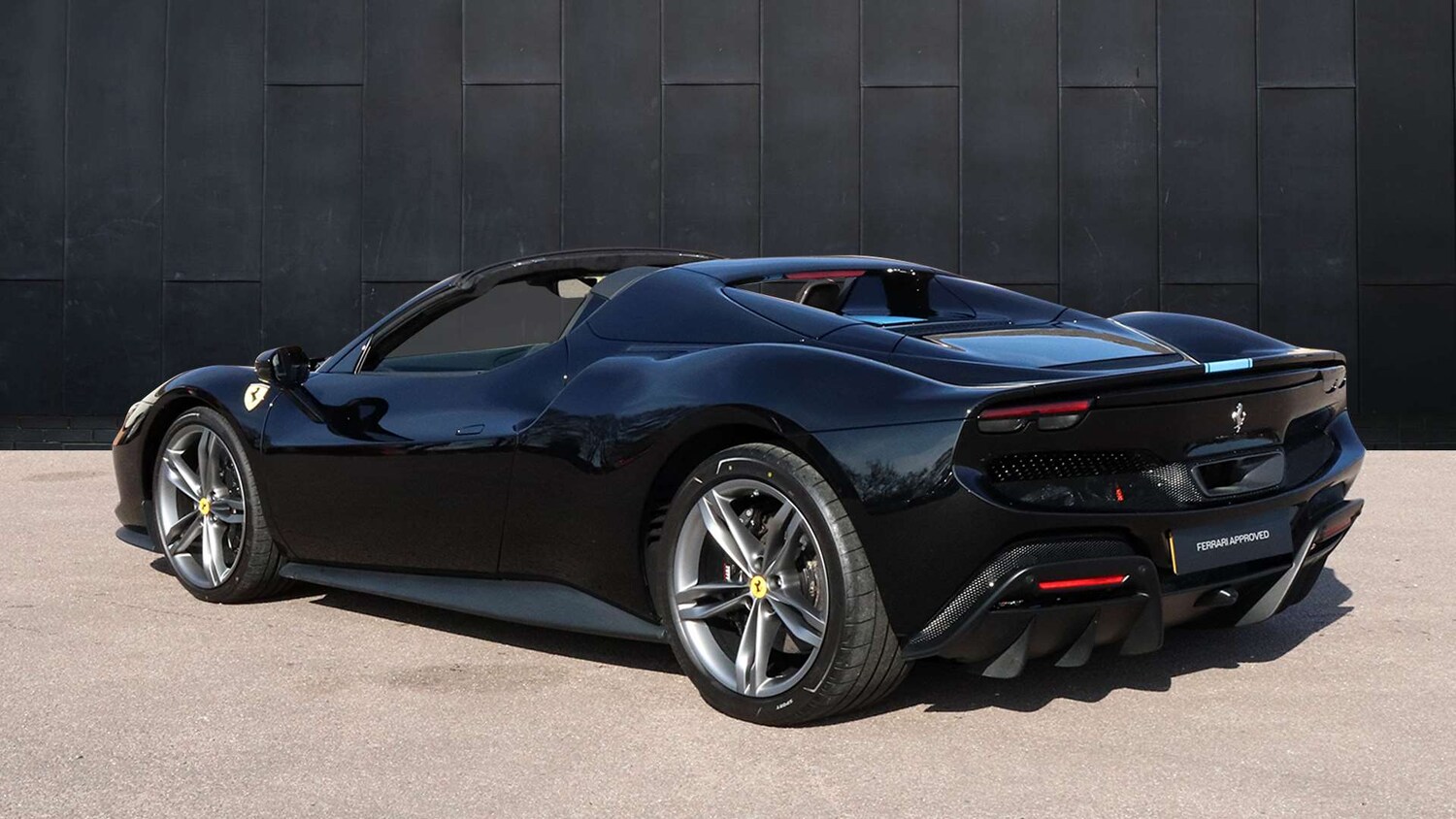 Used Ferrari 296 GTS 2023 for sale - 77500355: Photo 6