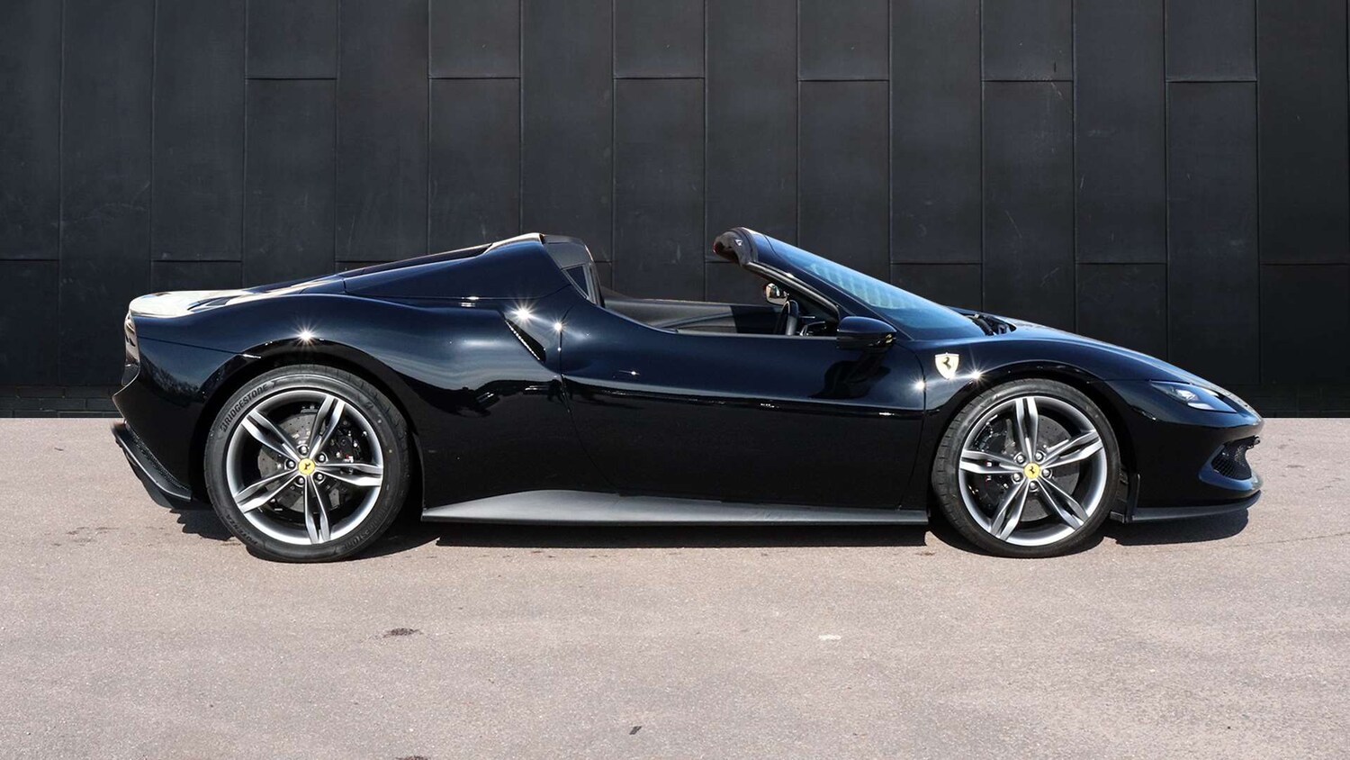 Used Ferrari 296 GTS 2023 for sale - 77500355: Photo 8