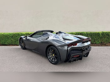Used Ferrari SF90 Spider 2022 for sale - 79637576: Photo