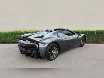 Used Ferrari SF90 Spider 2022 for sale - 79637576: Photo