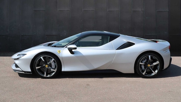 Used Ferrari SF90 Stradale 2021 for sale - 74575946: Photo 4