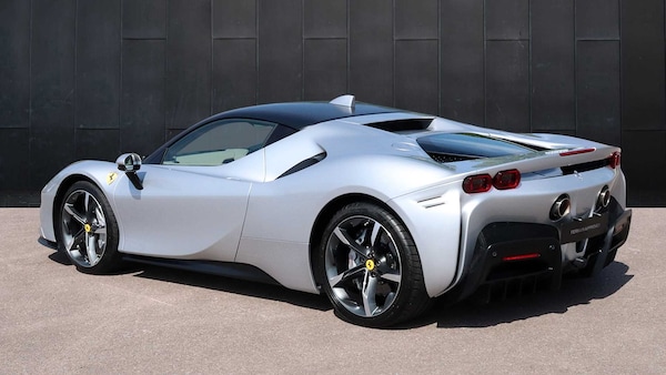 Used Ferrari SF90 Stradale 2021 for sale - 74575946: Photo 5