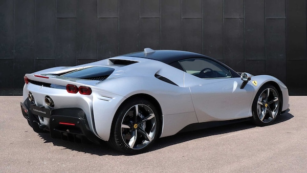 Used Ferrari SF90 Stradale 2021 for sale - 74575946: Photo 7