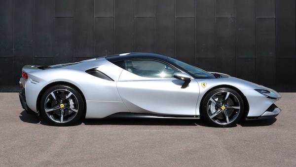 Used Ferrari SF90 Stradale 2021 for sale - 74575946: Photo 8