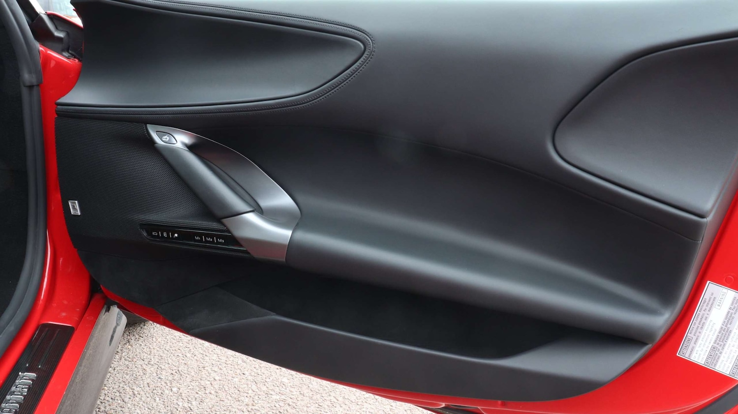 Used Ferrari SF90 Stradale 2021 for sale - 77472460: Photo 22