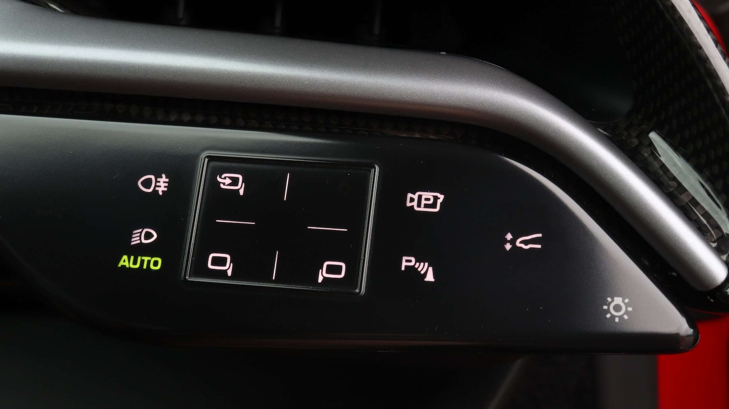 Used Ferrari SF90 Stradale 2021 for sale - 77472460: Photo 32