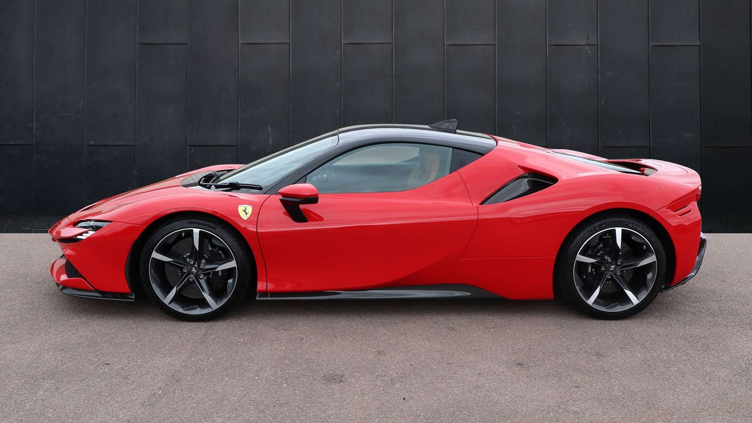 Used Ferrari SF90 Stradale 2021 for sale - 77472460: Photo 4