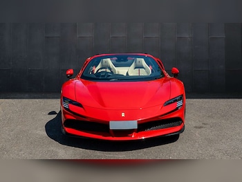 Used Ferrari SF90 Spider 2022 for sale - 79306760: Photo