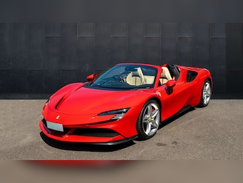 Used Ferrari SF90 Spider 2022 for sale - 79306760: Photo