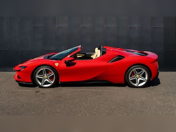 Used Ferrari SF90 Spider 2022 for sale - 79306760: Photo
