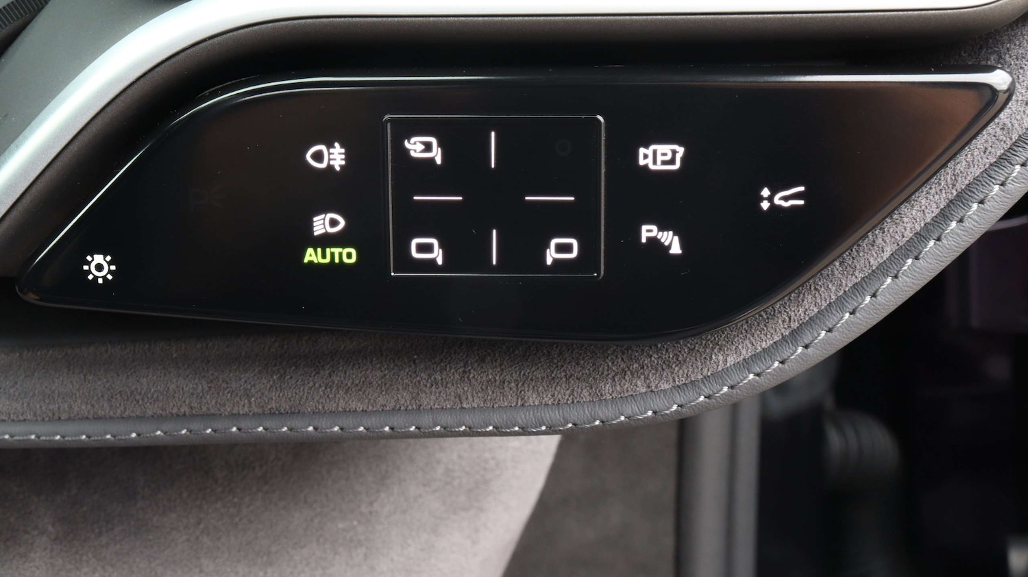 Used Ferrari 296 GTB 2023 for sale - 75846135: Photo 33