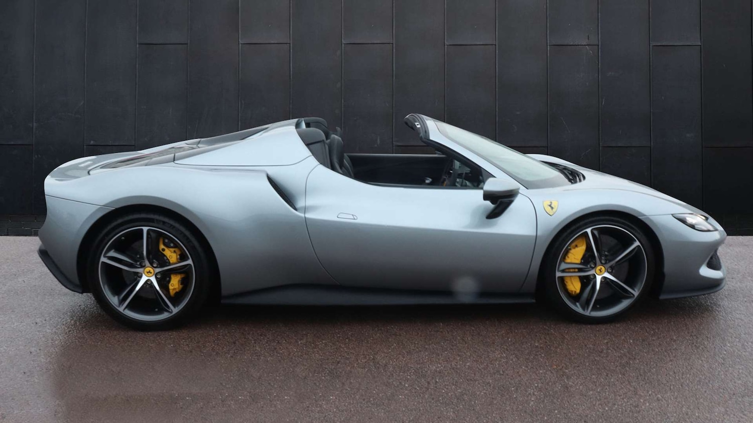 Used Ferrari 296 GTS 2024 for sale - 77458495: Photo 4