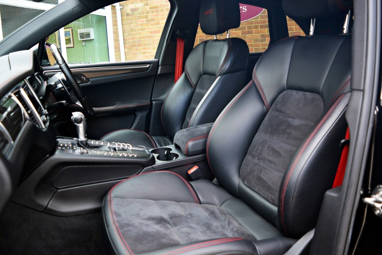 2016 Porsche Macan GTS PDK Estate Petrol Manual - Picture 19 of 21